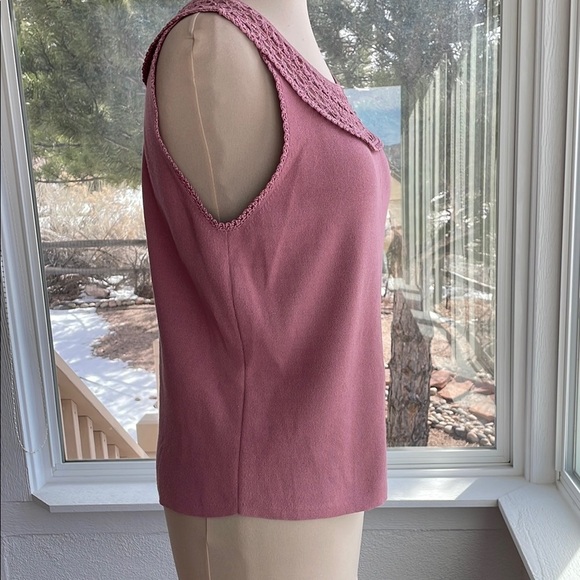 Dana Buchman Women's Pink Sleeveless Top With Crochet Neck, Size Petite Large - Picture 3 of 8